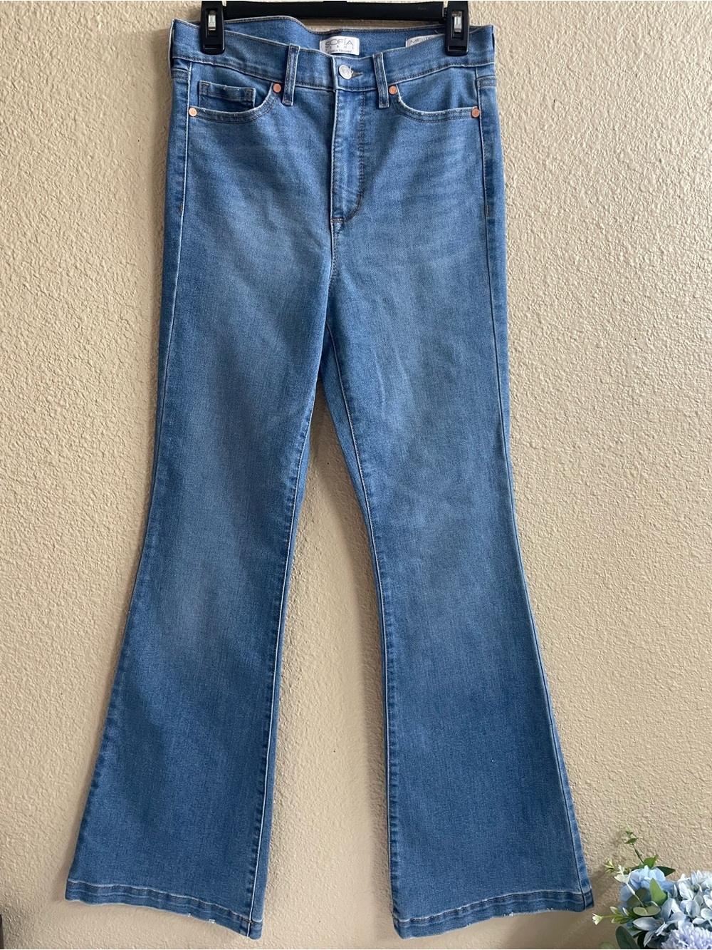 Sofía by Sofia Vergara Women’s Mid-Blue High-Rise Melisa Flare Jeans Size 4 - Picture 2 of 13